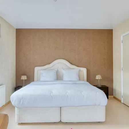 4br With Garden Near Nyaraló Brugge